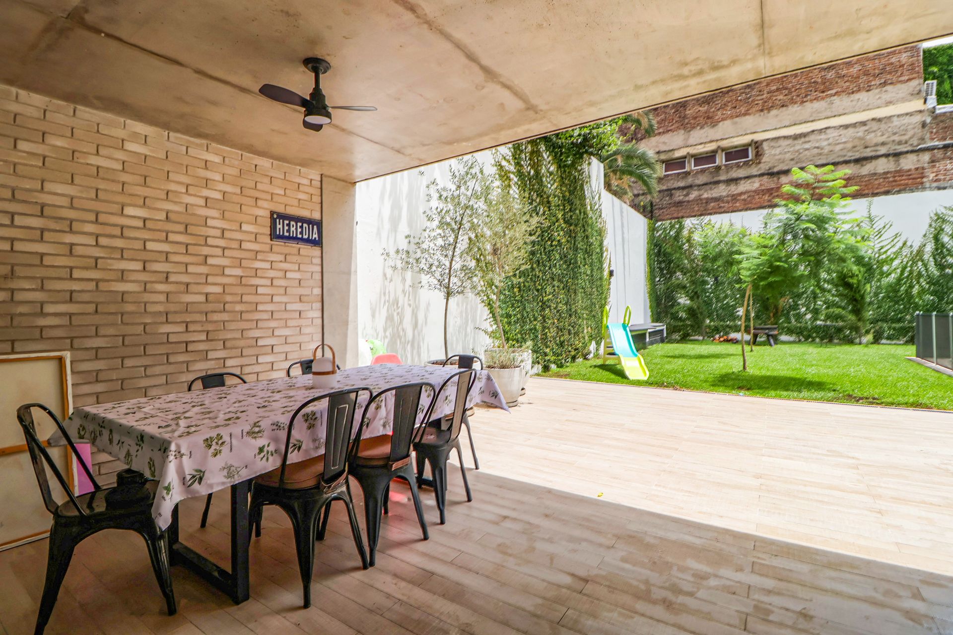 Venta Dpto Premium 3 amb , jardín, pileta 2 coch
