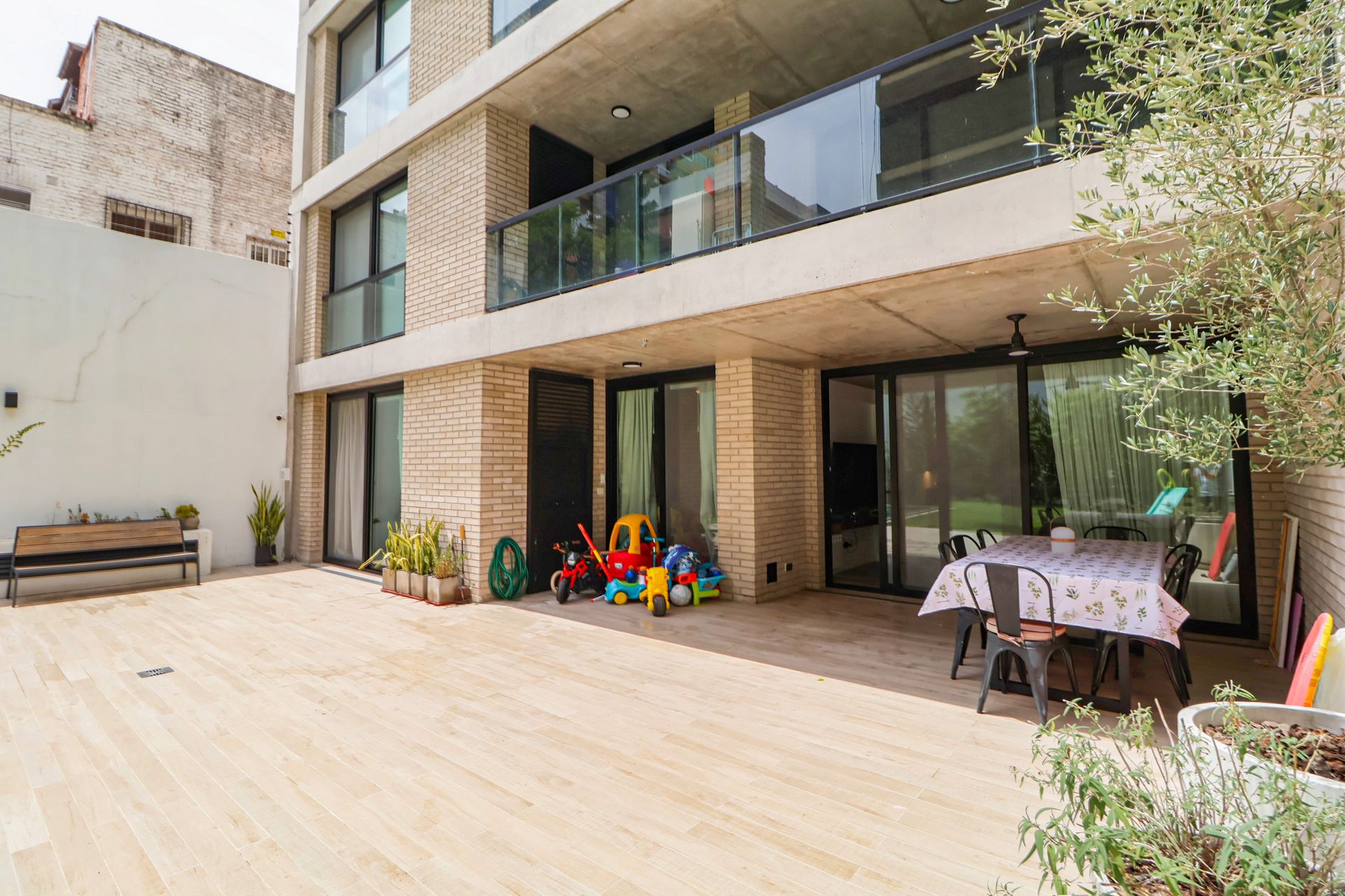 Venta Dpto Premium 3 amb , jardín, pileta 2 coch