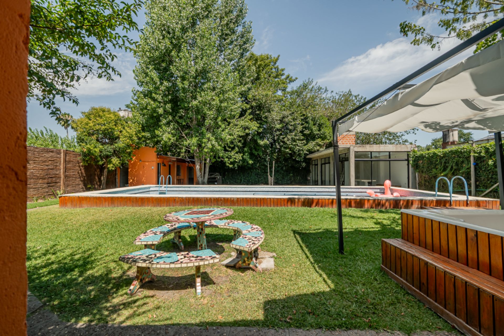 Rental: Quinta Benavidez house, 1120 sq m, with pool