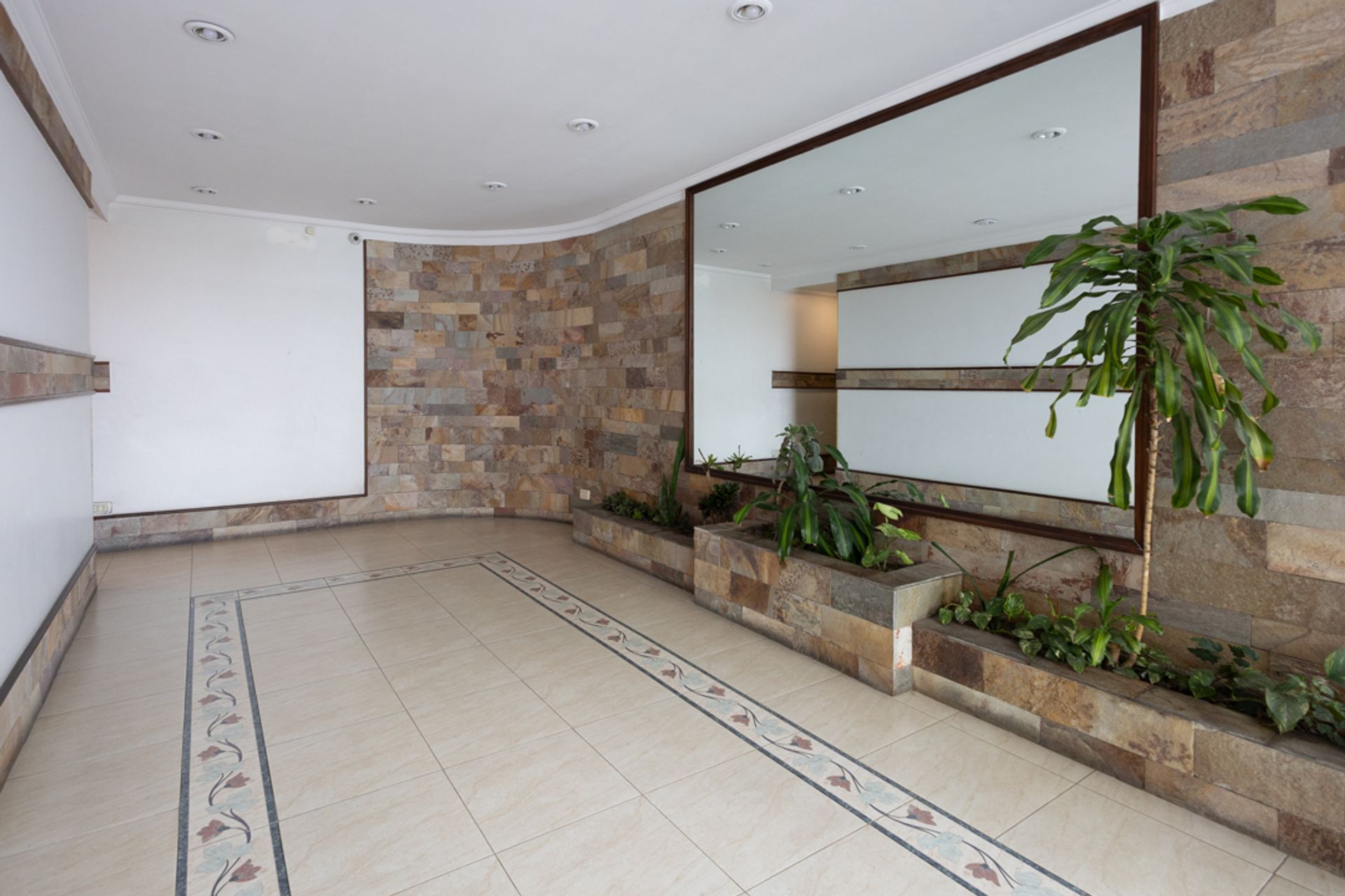 Venta Depto. 4 Amb. Balcon + Cochera - Olivos