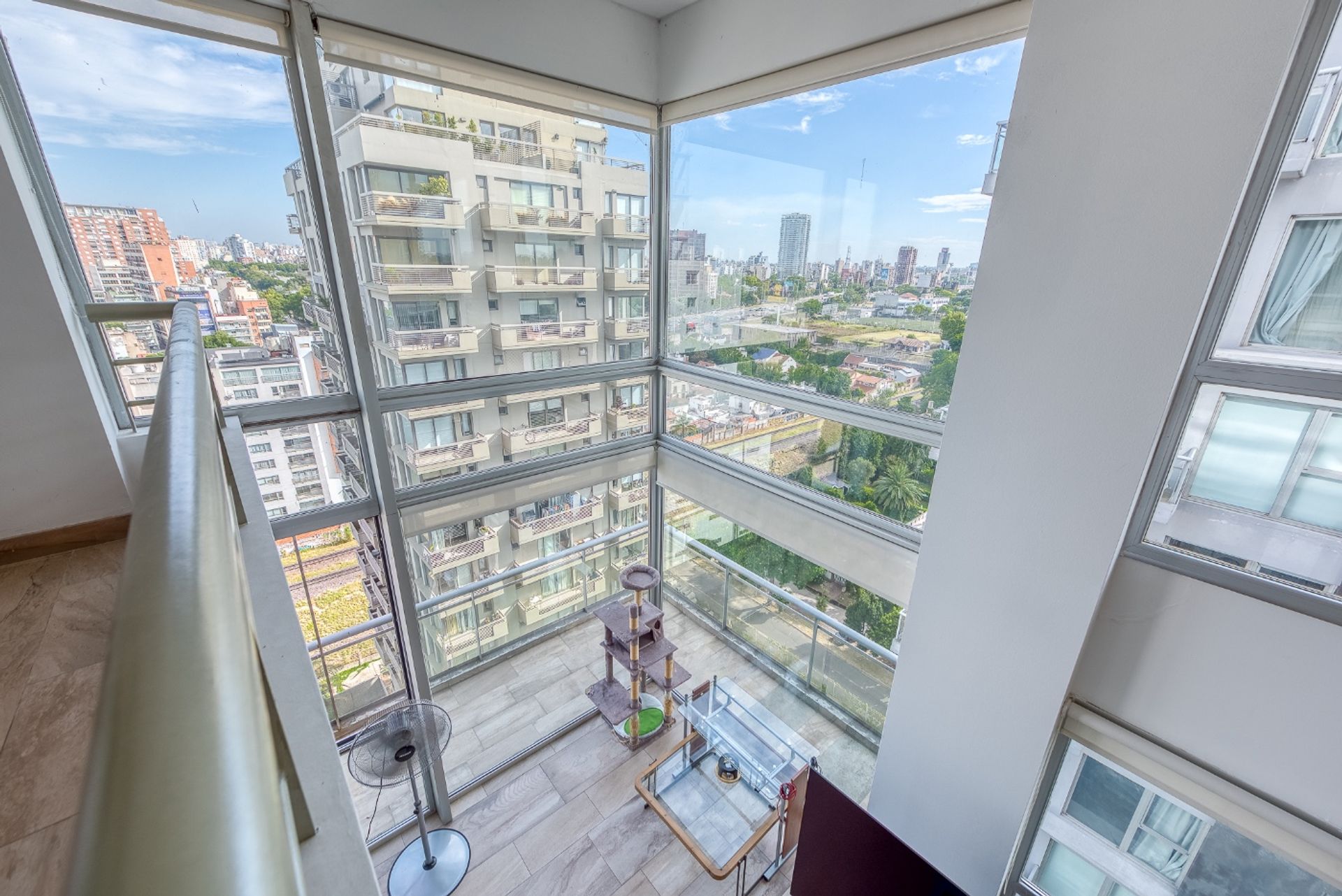 Duplex 3-bedroom river view garage amenities