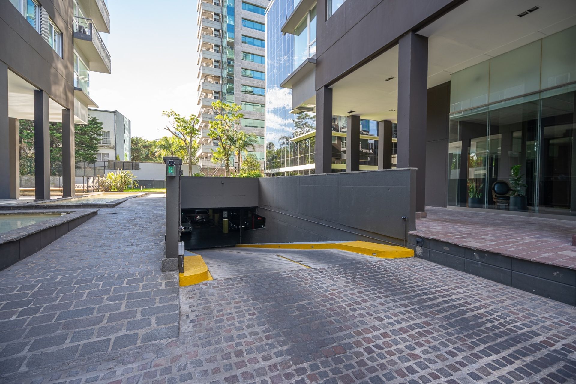 Duplex 3/4 ambientes vista rio cochera amenities