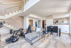 Duplex 3-bedroom river view garage amenities