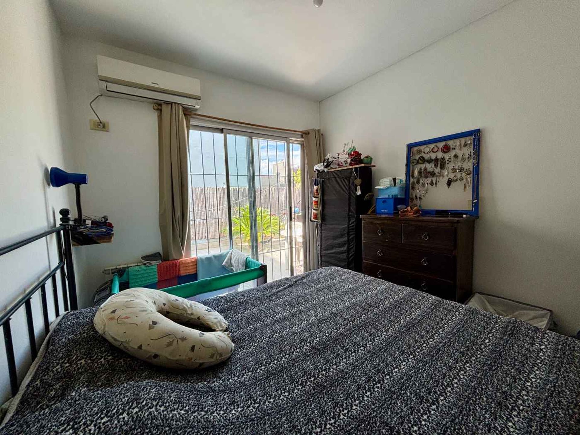 3 Ambientes Con Cochera/ Baulera Patio Y Balcon