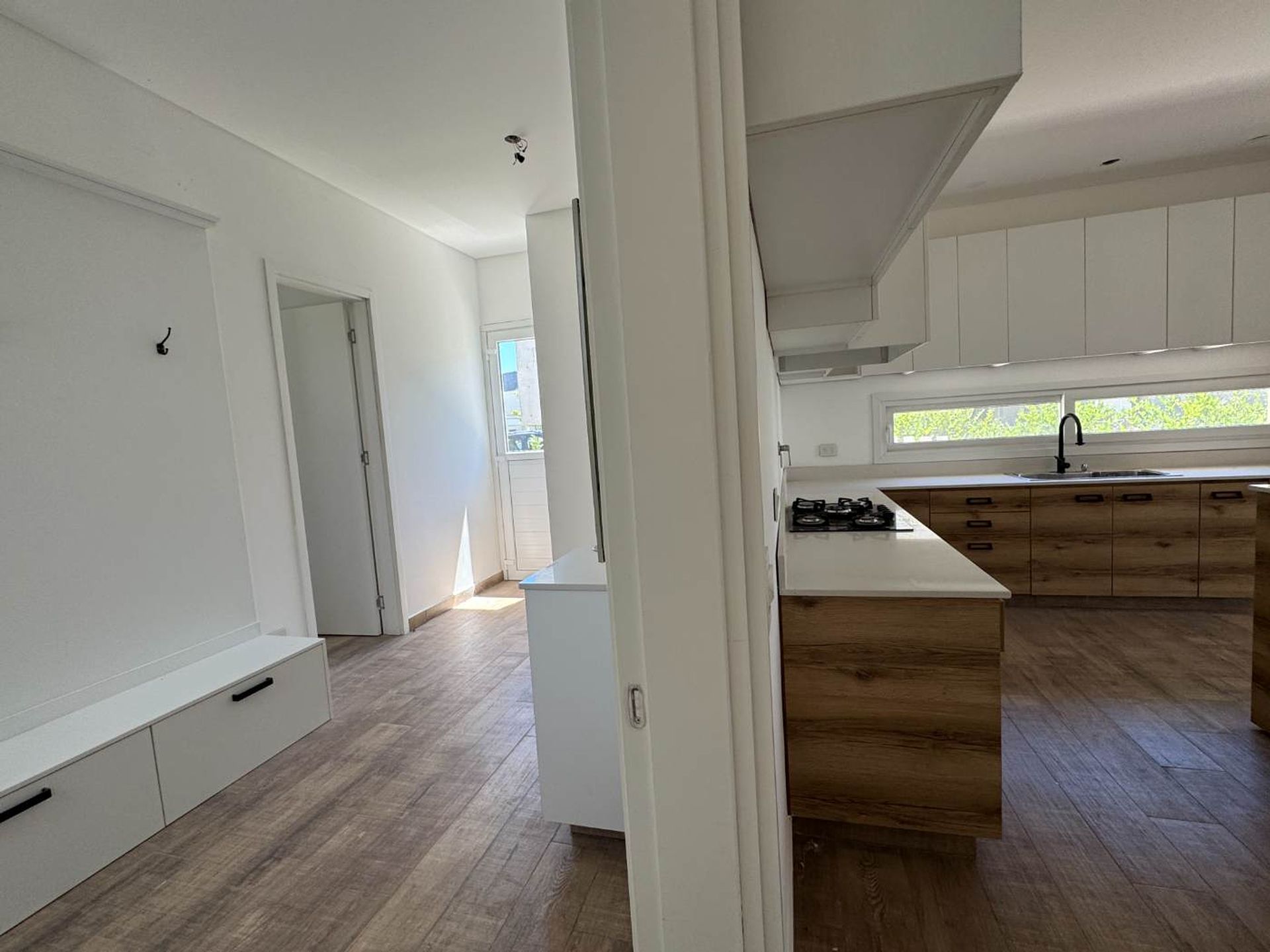 Casa Moderna Al Lago En Venta Virazon Nordelta