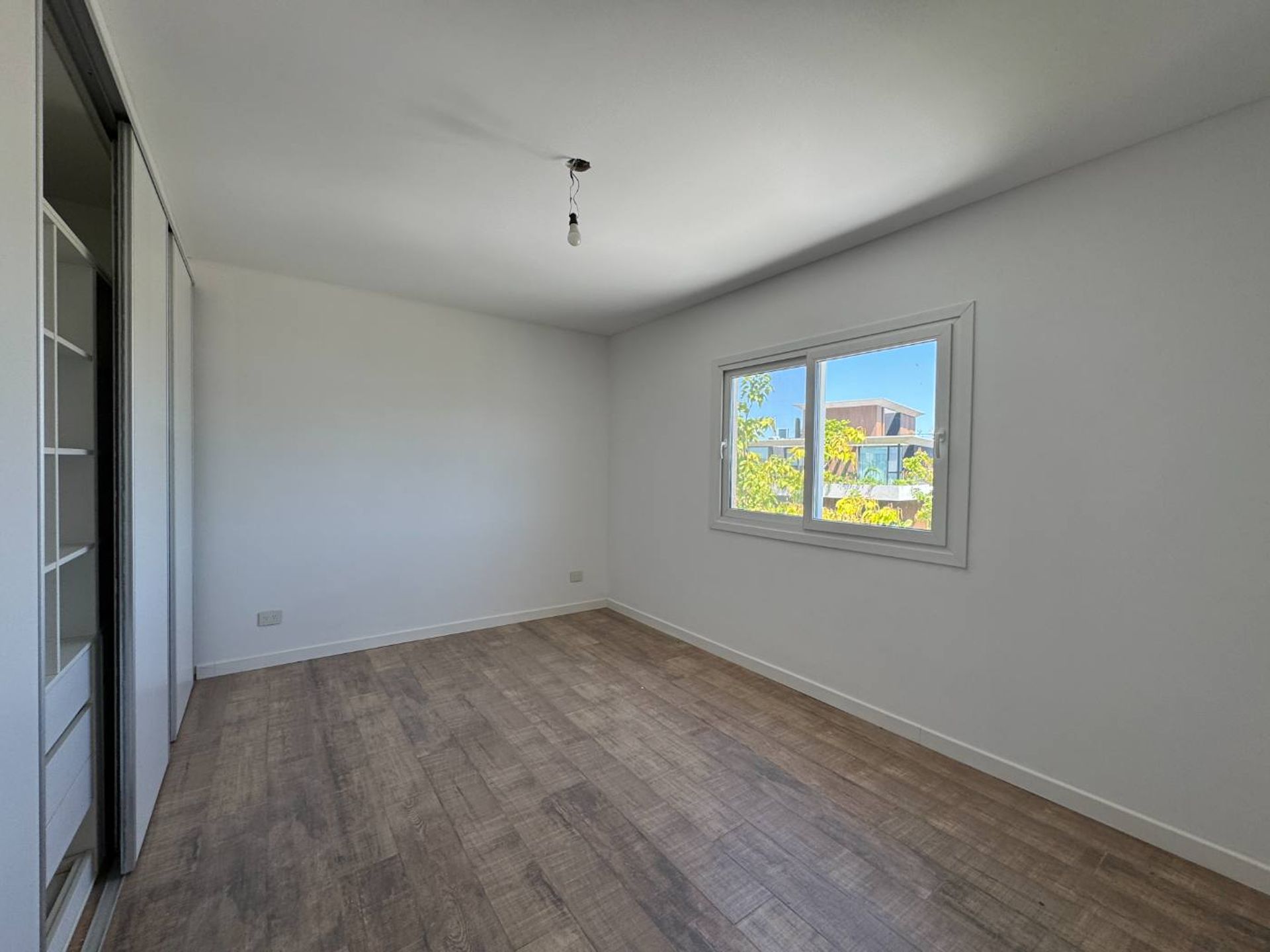 Casa Moderna Al Lago En Venta Virazon Nordelta