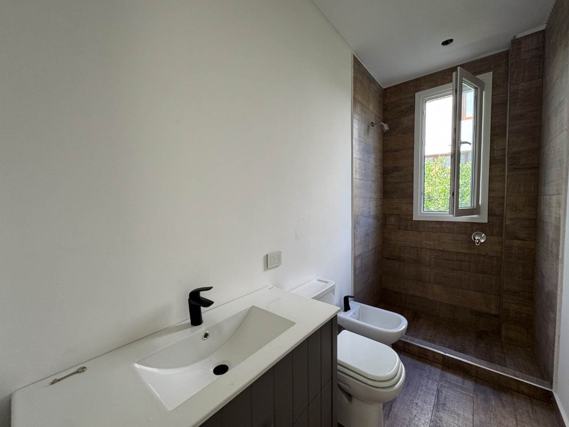 Casa Moderna Al Lago En Venta Virazon Nordelta