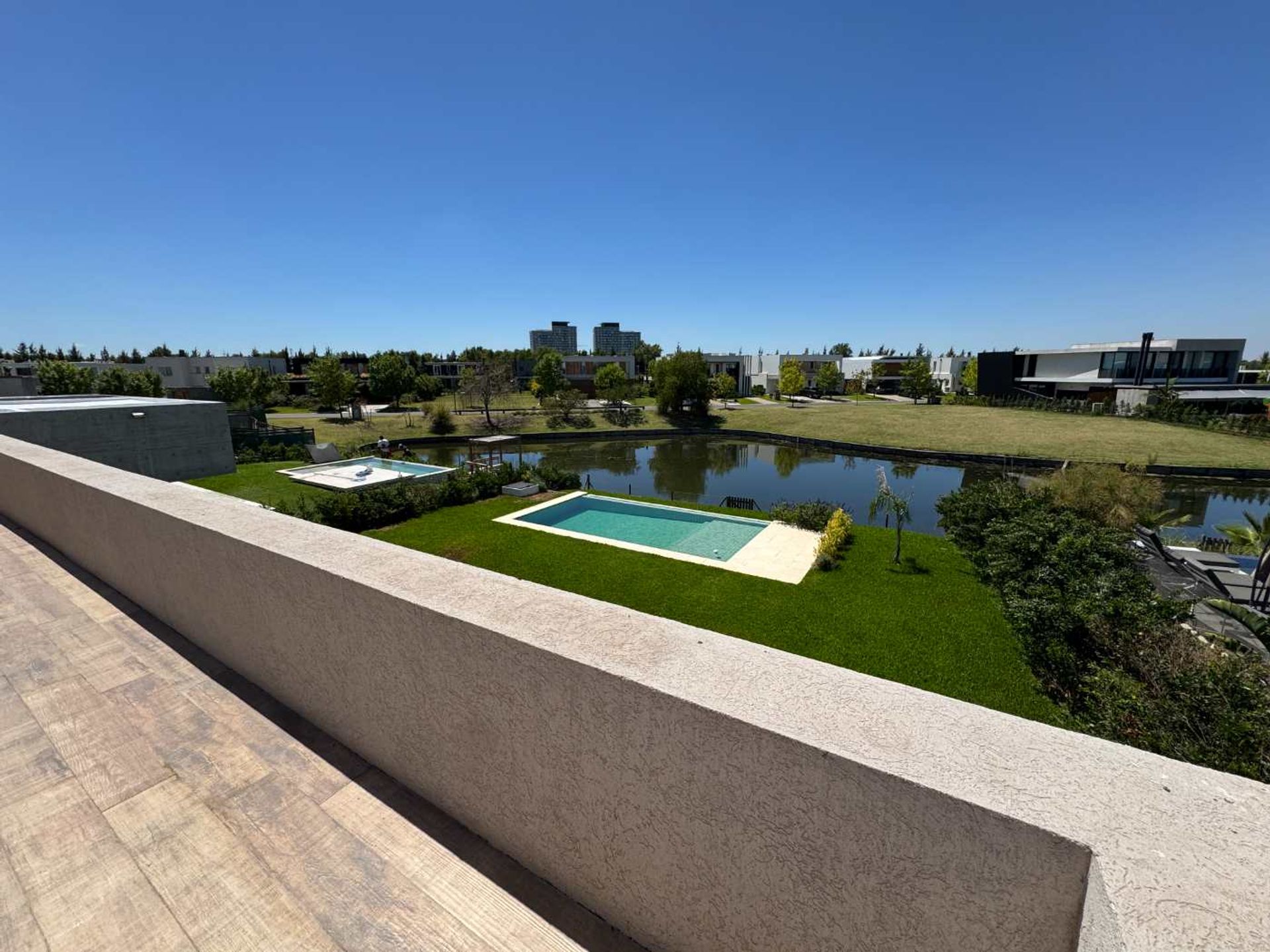 Casa Moderna Al Lago En Venta Virazon Nordelta