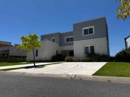 Casa Moderna Al Lago En Venta Virazon Nordelta