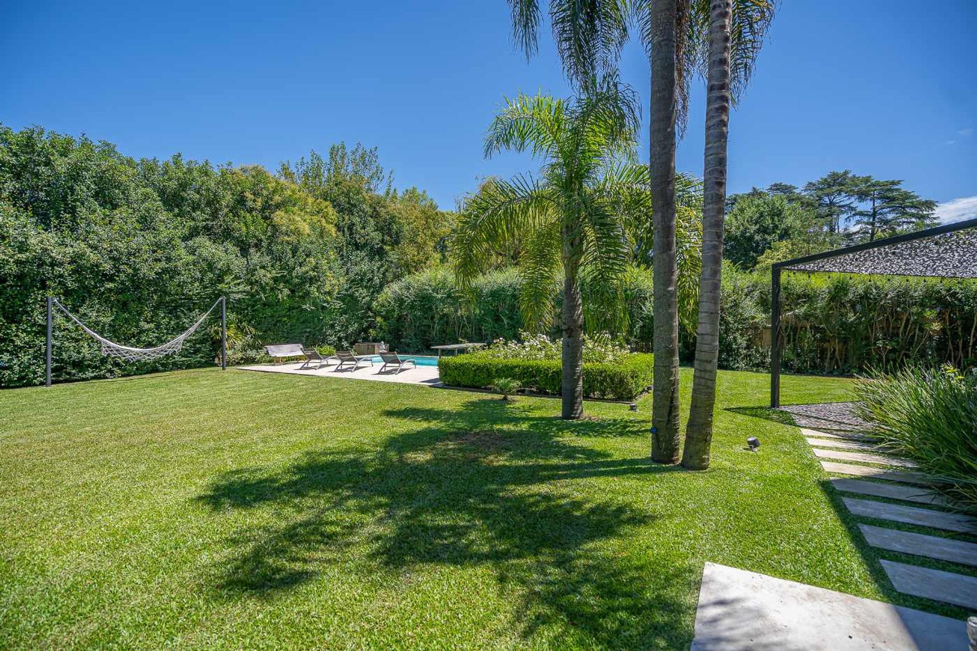CASA 4/5 AMBIENTES VILLA BERTHA Doble lote APTO C.