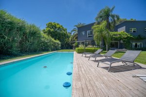 CASA 4/5 AMBIENTES VILLA BERTHA Doble lote APTO C.