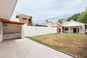 House For Sale 2-Bedroom Carapachay Garden Barbecue