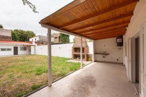 House For Sale 2-Bedroom Carapachay Garden Barbecue