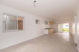 House For Sale 2-Bedroom Carapachay Garden Barbecue