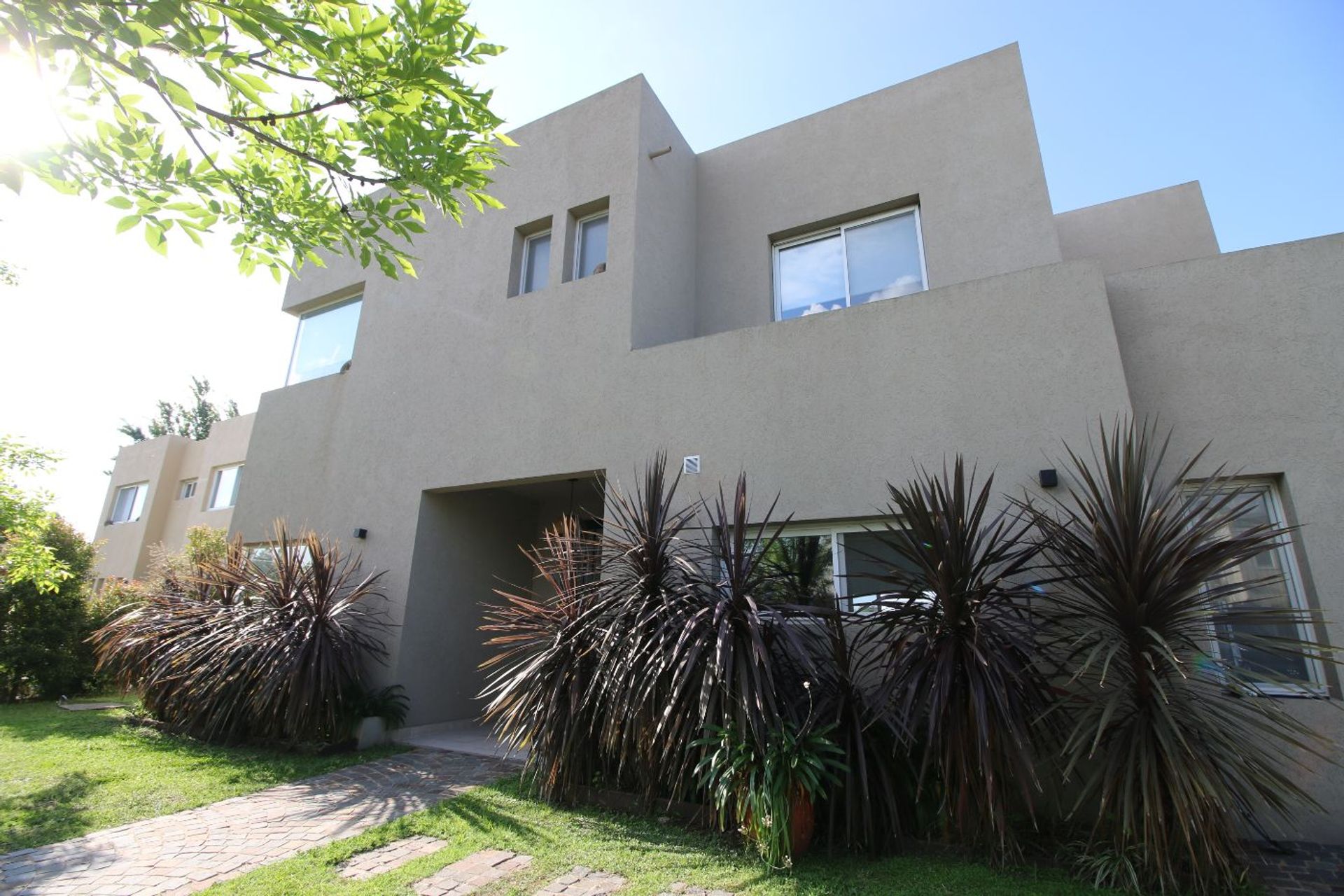 Venta Casa 6 Amb A Laguna En Barrio San Francisco