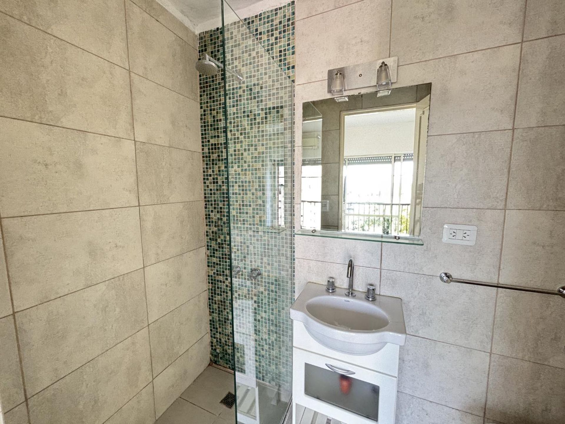 Depto. 2 Amb. en Venta en Olivos c/Balcón corrido