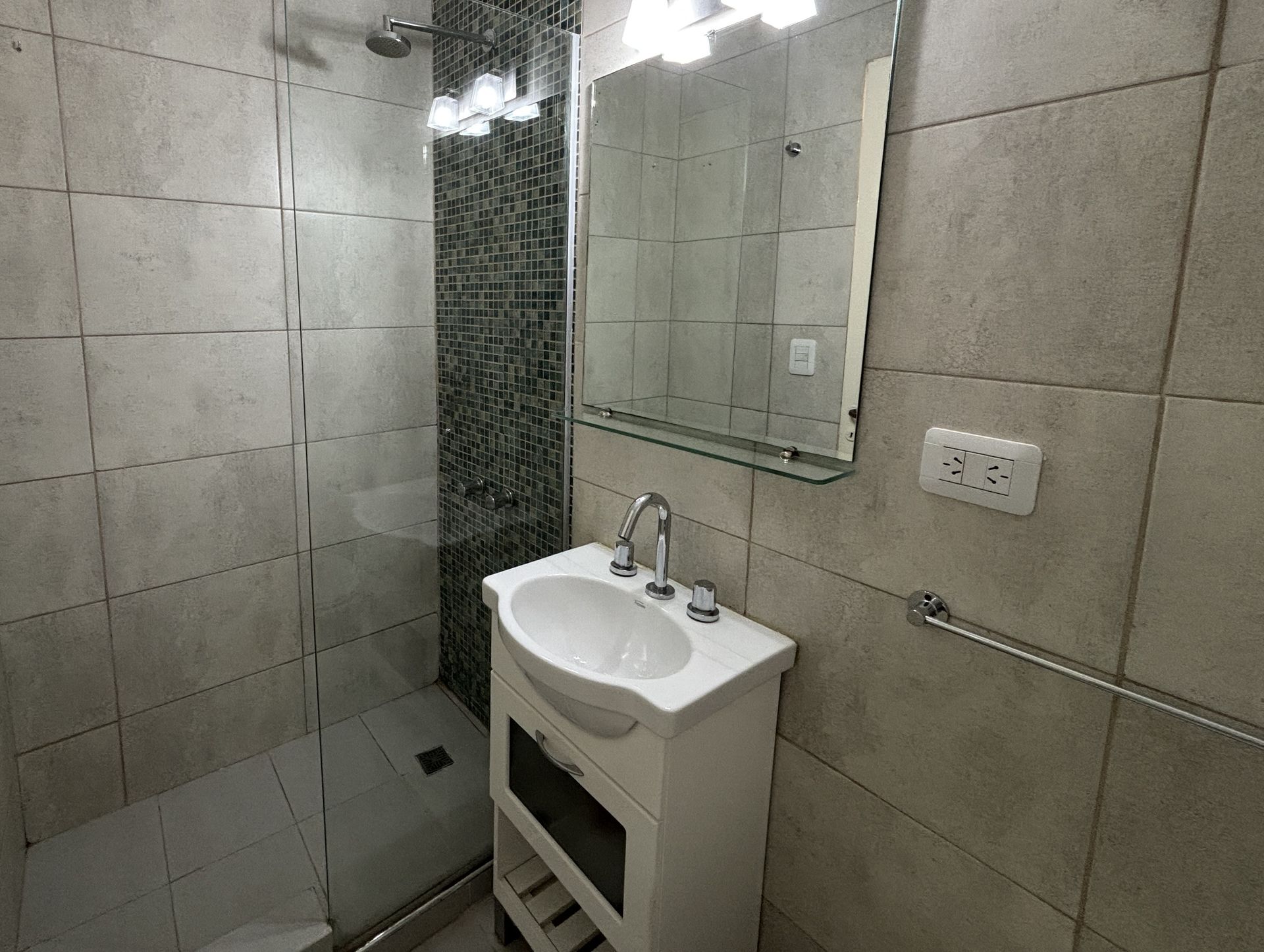 Depto. 2 Amb. en Venta en Olivos c/Balcón corrido