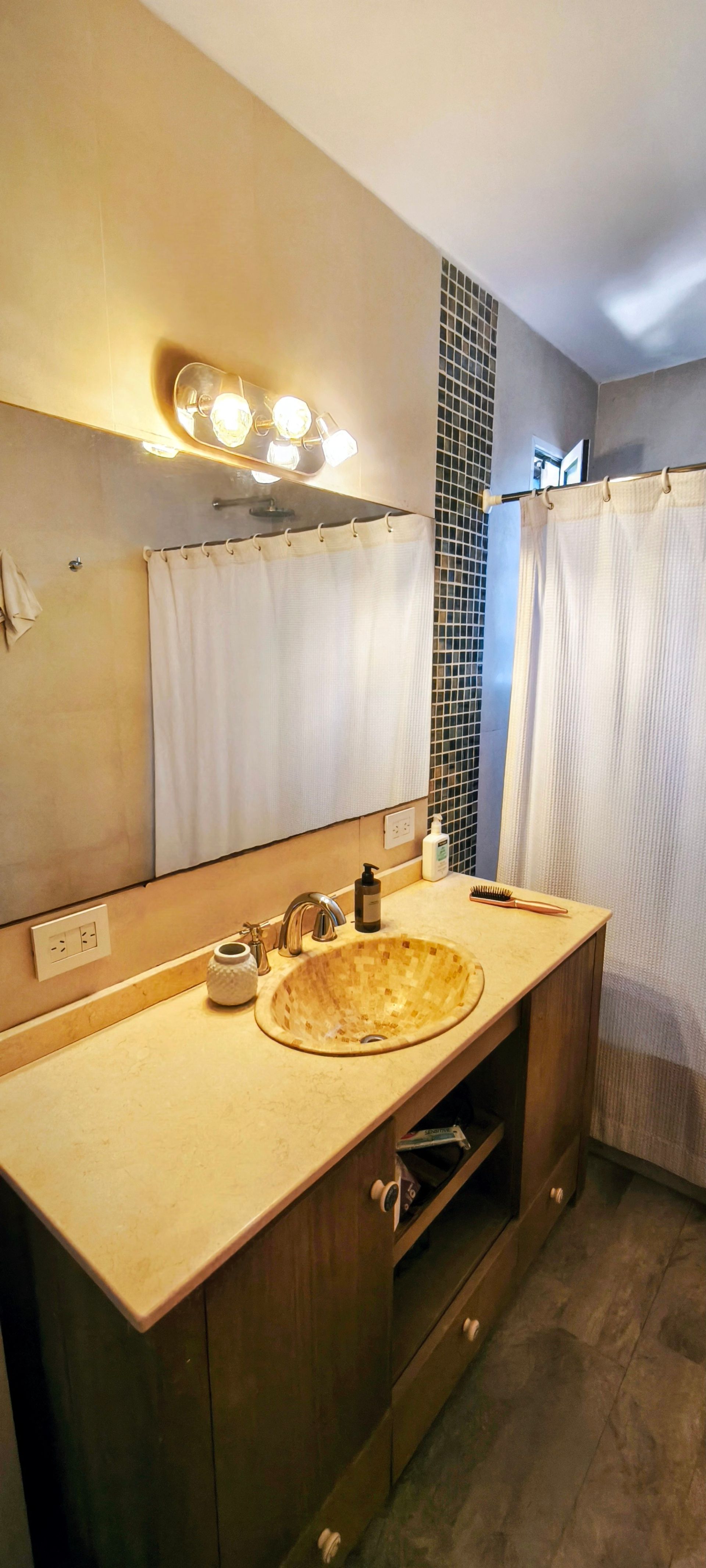 Alquiler Casa 4 Ambientes 2 Terrazas Impecable.