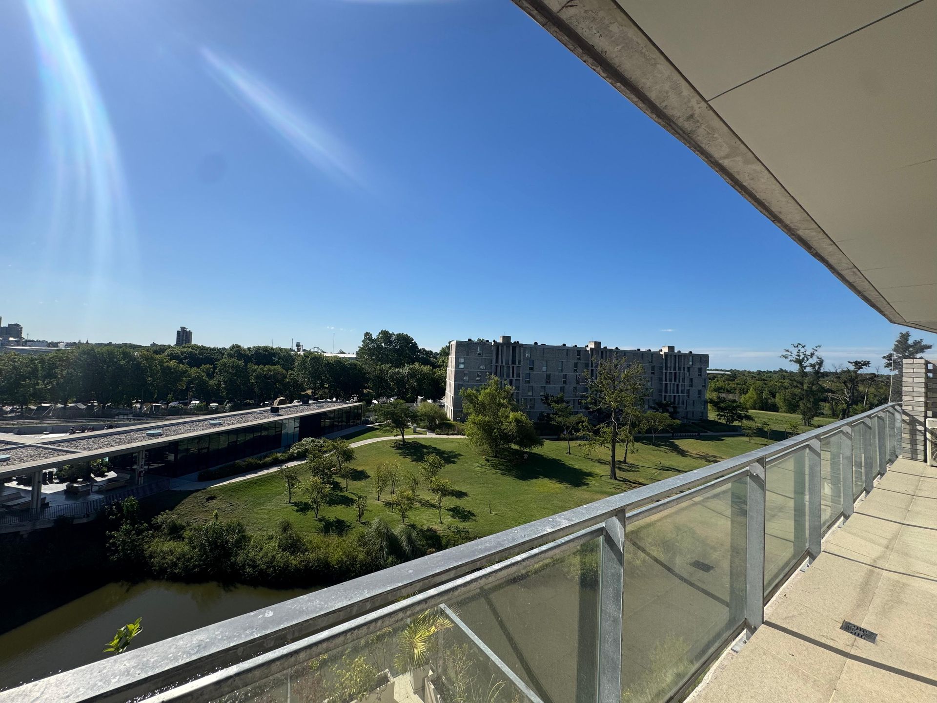 Rent in Venice 2‑bedroom 2 parking spaces / storage room