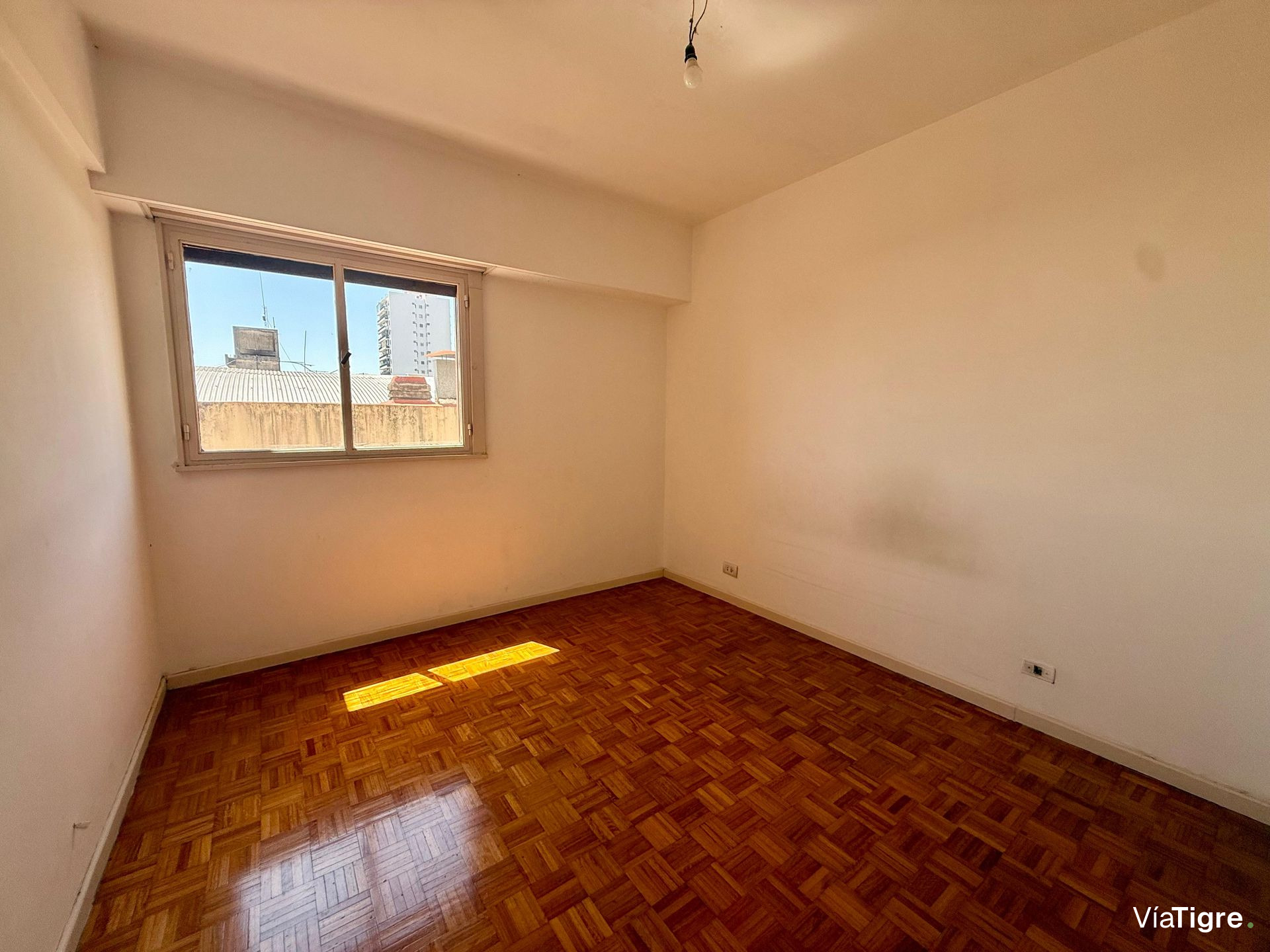 Venta Dos Ambientes Con Balcon Olivos