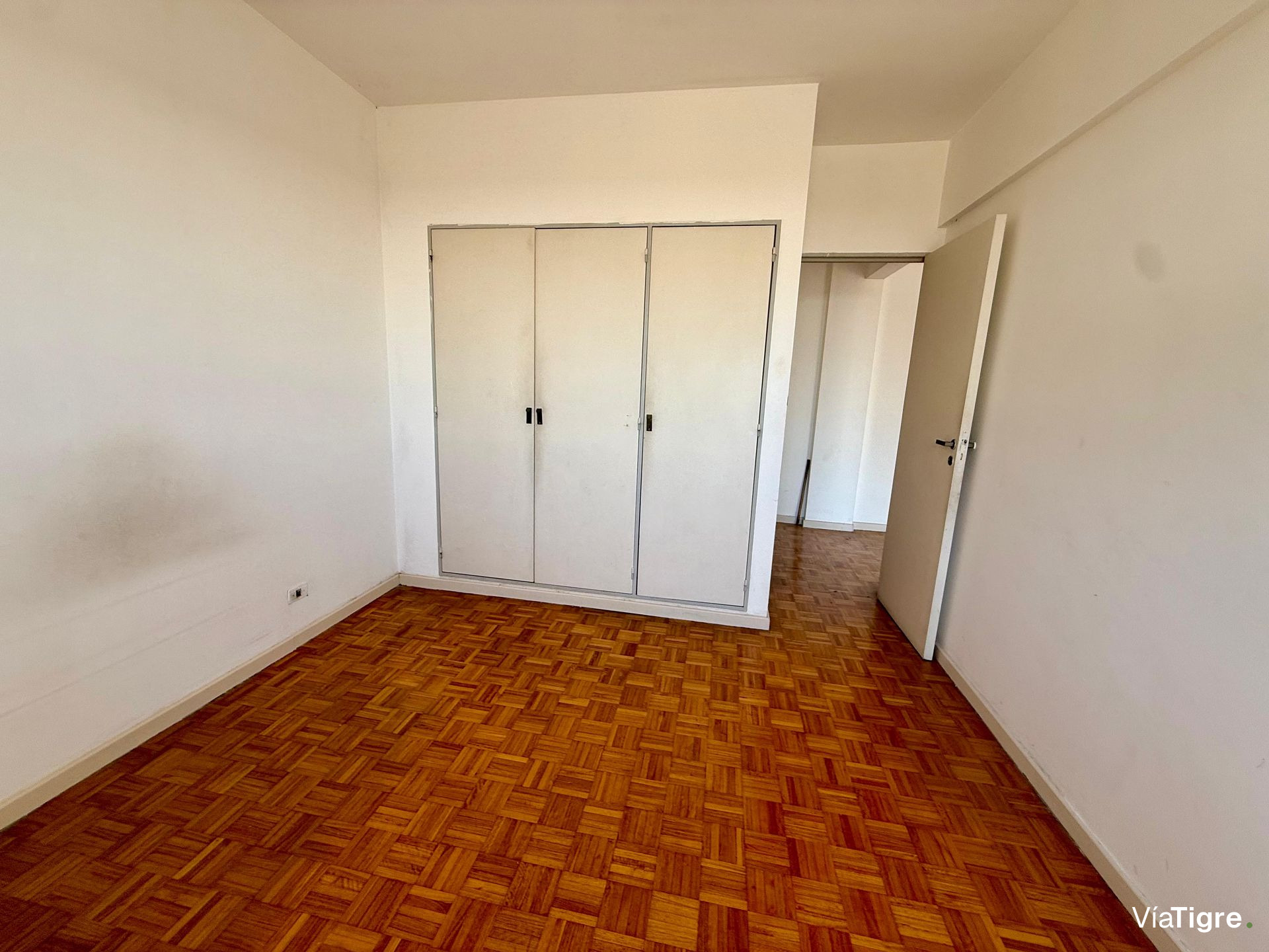 Venta Dos Ambientes Con Balcon Olivos