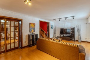 House for Sale 3‑bedroom Apartment Credit