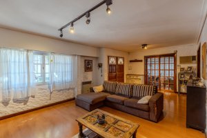 House for Sale 3‑bedroom Apartment Credit