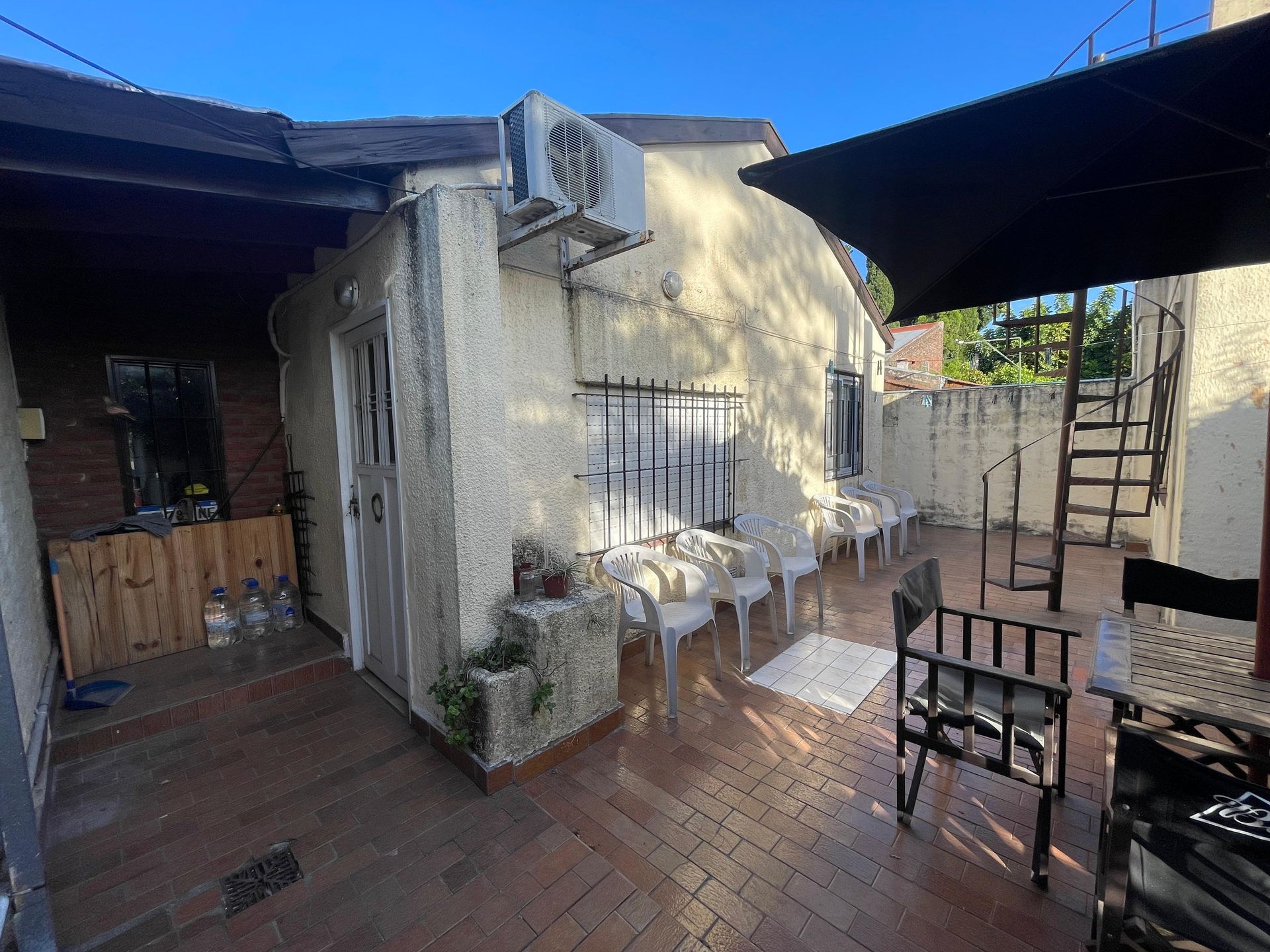 Oportunidad: venta de dos casas en un mismo lote
