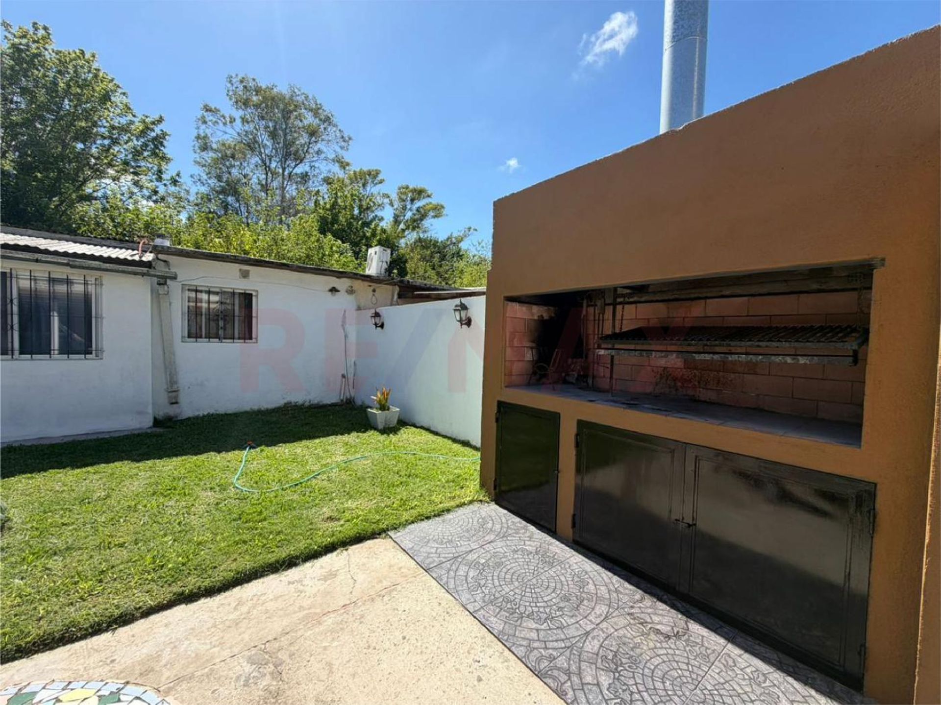 Venta casa jardín, parrilla y cochera Benavidez