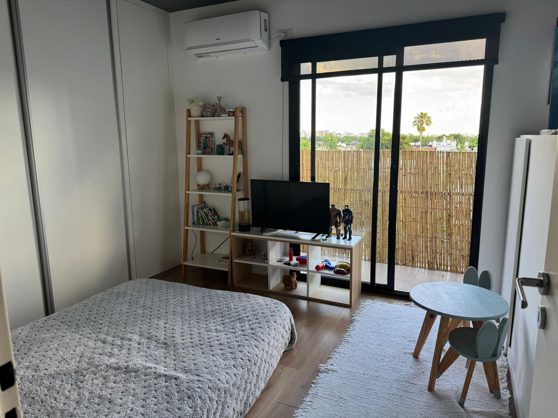 Venta departamento 3 amb Olivos con terraza