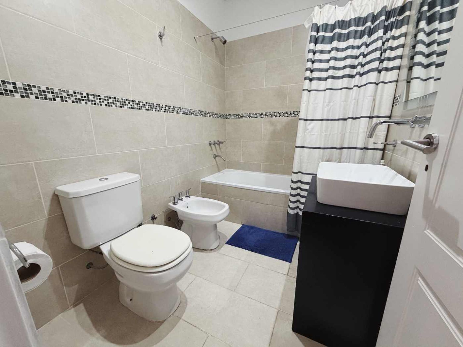 Triplex 5 amb. c/pileta en Venta-Tigre residencial