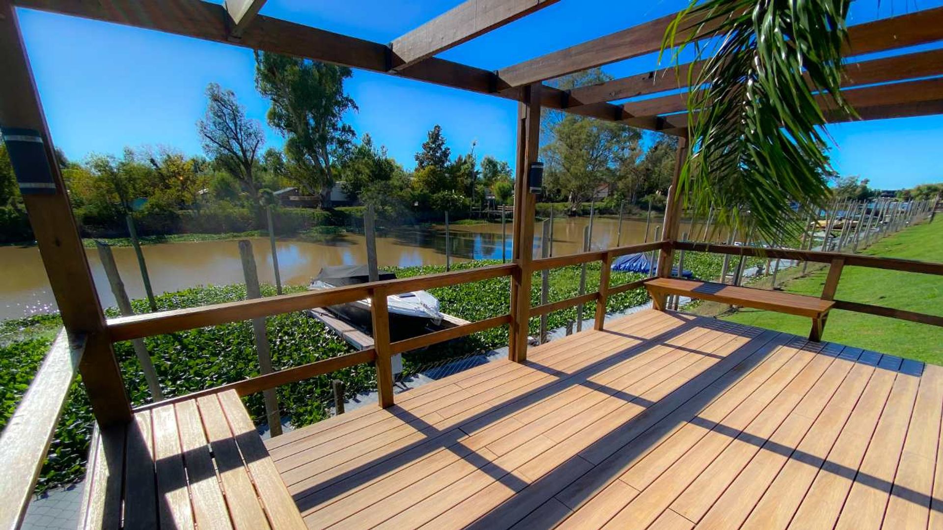 Venta Lote Con Amarra Y Elevador, Barrio Nautico