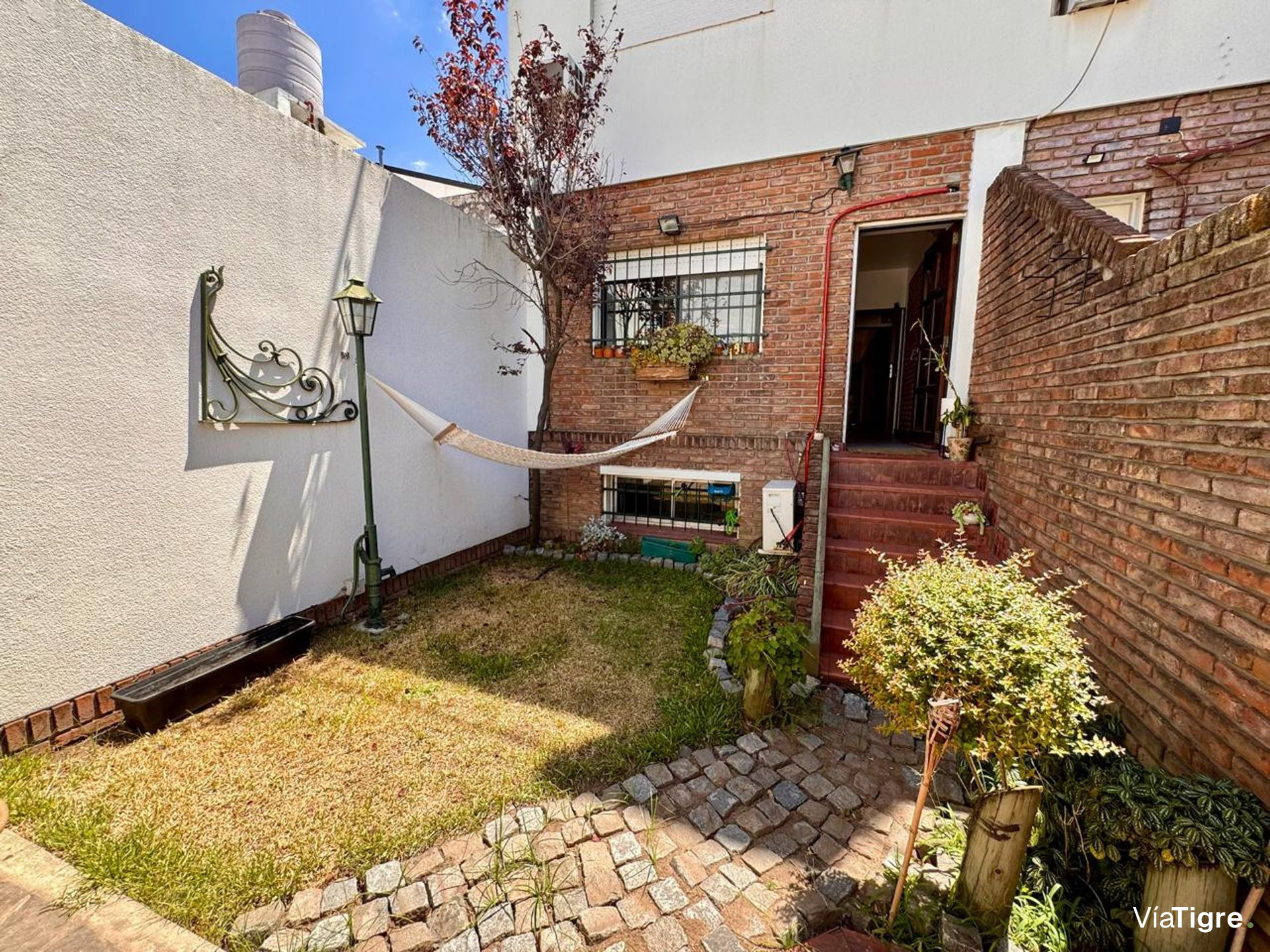 Duplex 5 amb - jardín, parrilla, terraza y cochera