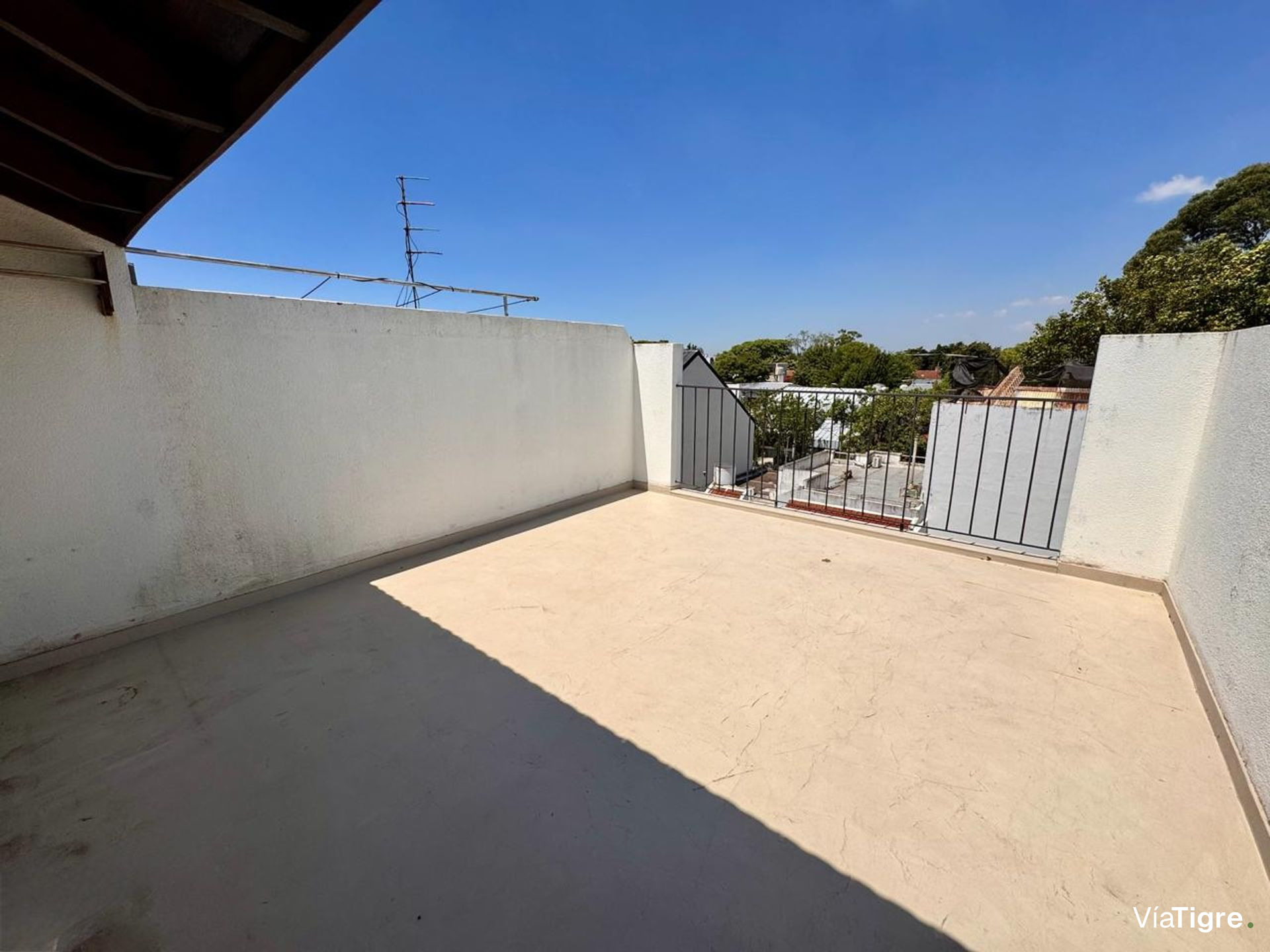 Duplex 5 amb - jardín, parrilla, terraza y cochera