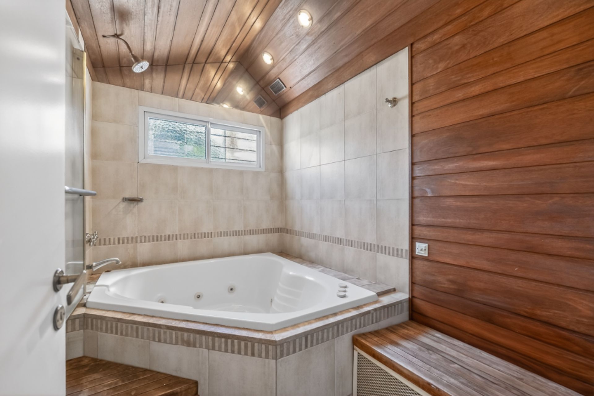 Casa en VENTA en Vte. López - 4 amb. + Dependencia