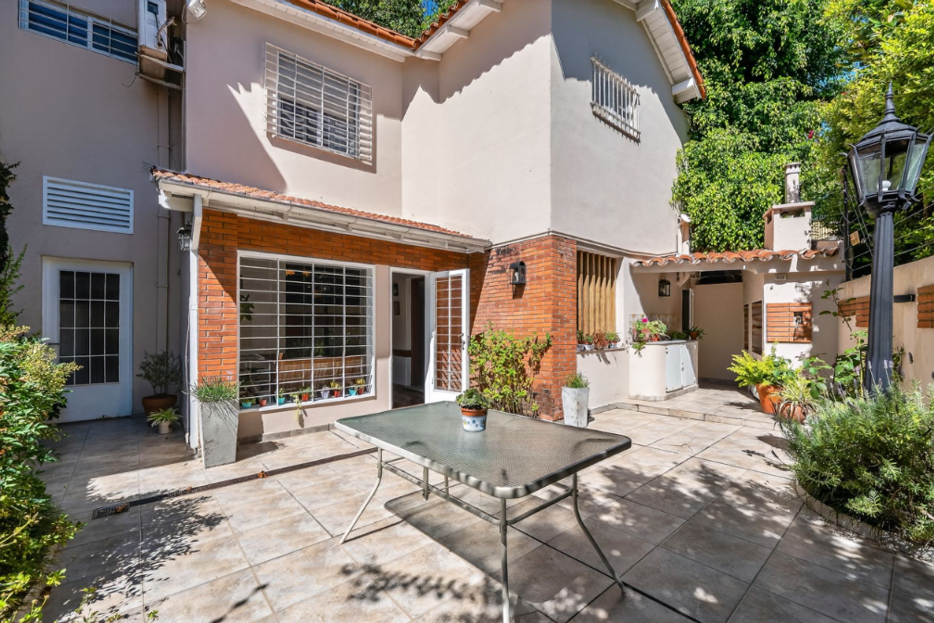 Casa en VENTA en Vte. López - 4 amb. + Dependencia