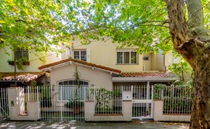 House for Sale in Vte. López - 3‑bedroom + Annex