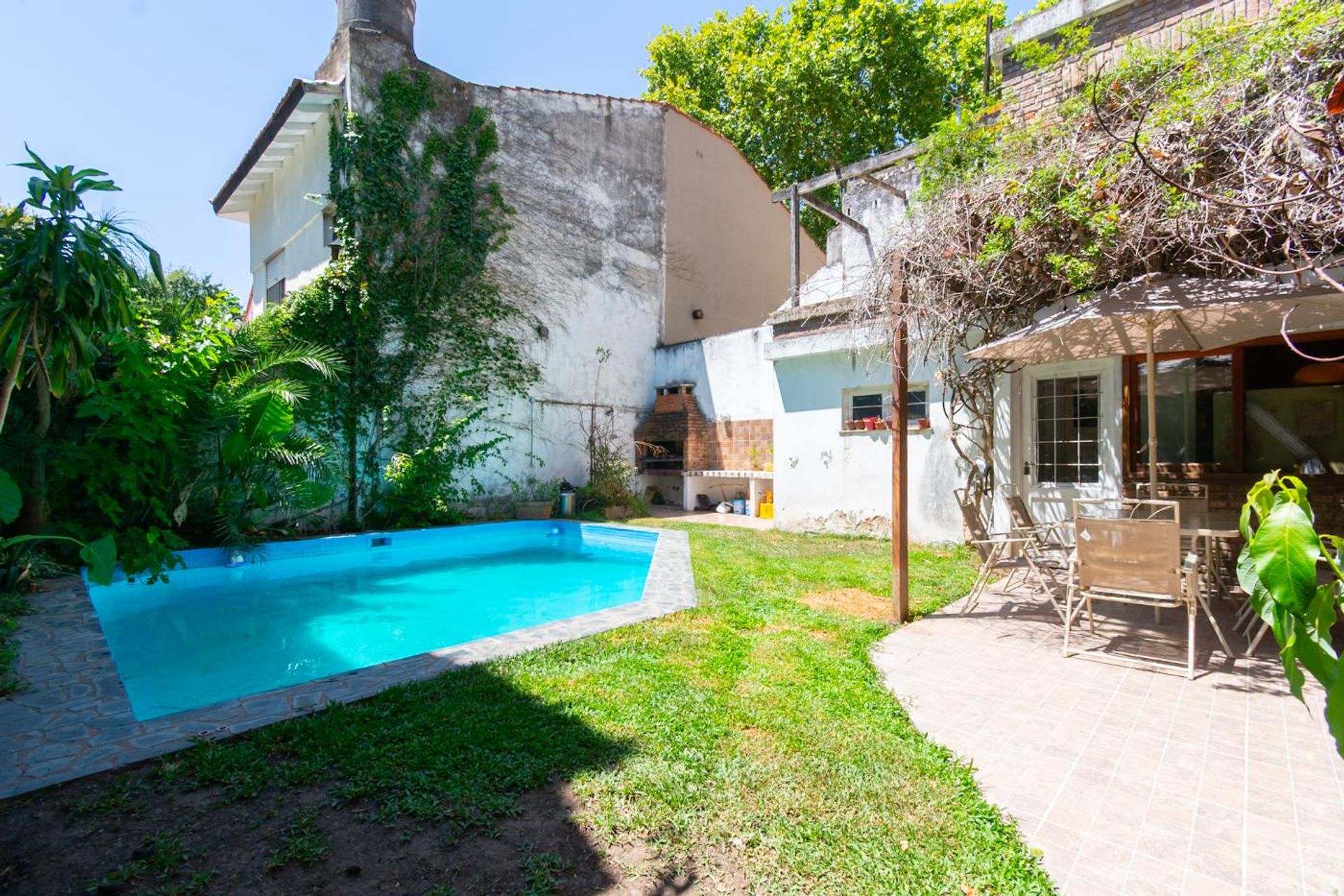 VENTA Casa en Vicente López - jardín y pileta