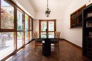 For Sale House in Vicente López - garden and pool