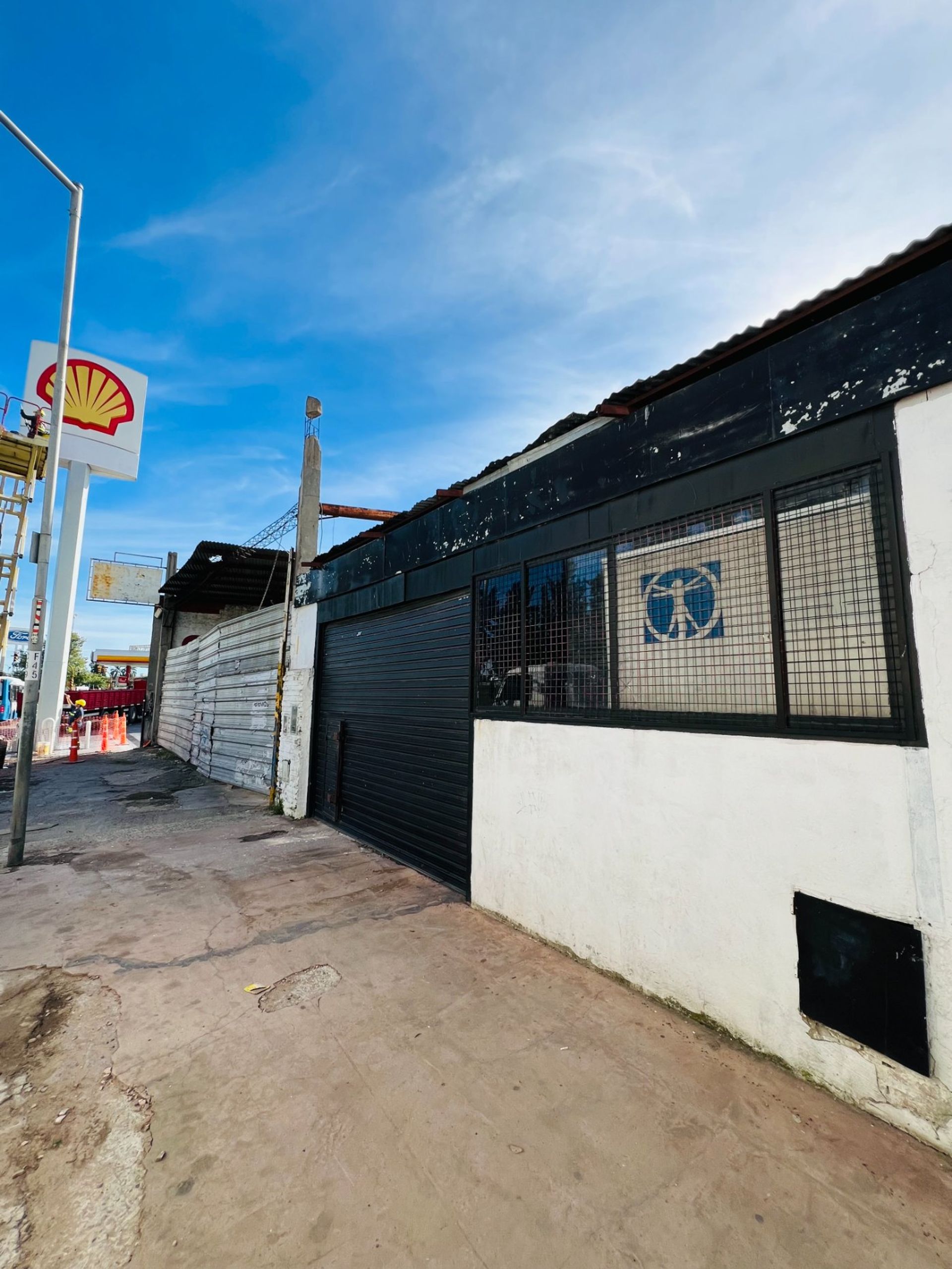 Colectora Store, East Panamericana & Henry Ford