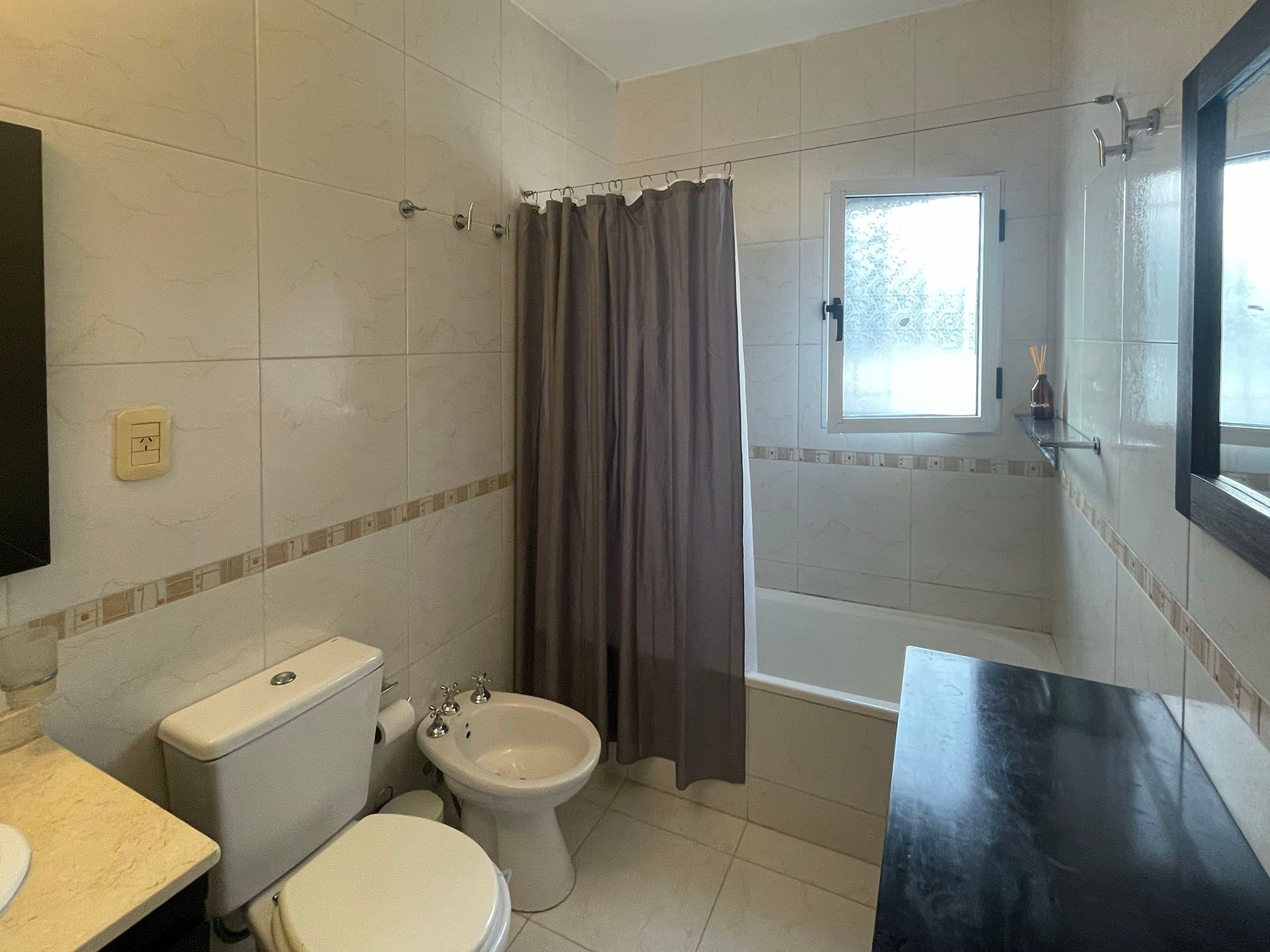 Casa triplex 5 amb en Olivos con jardín y cochera