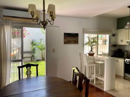 Triplex House 3‑bedroom in Olivos with garden and garage