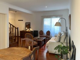 Triplex House 3‑bedroom in Olivos with garden and garage
