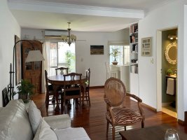 Triplex House 3‑bedroom in Olivos with garden and garage