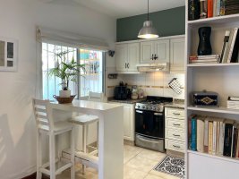 Triplex House 3‑bedroom in Olivos with garden and garage