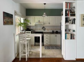 Triplex House 3‑bedroom in Olivos with garden and garage