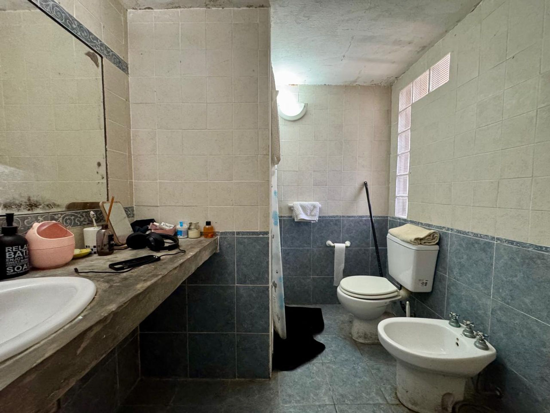 CASA/PH al frente Olivos con cochera para reciclar