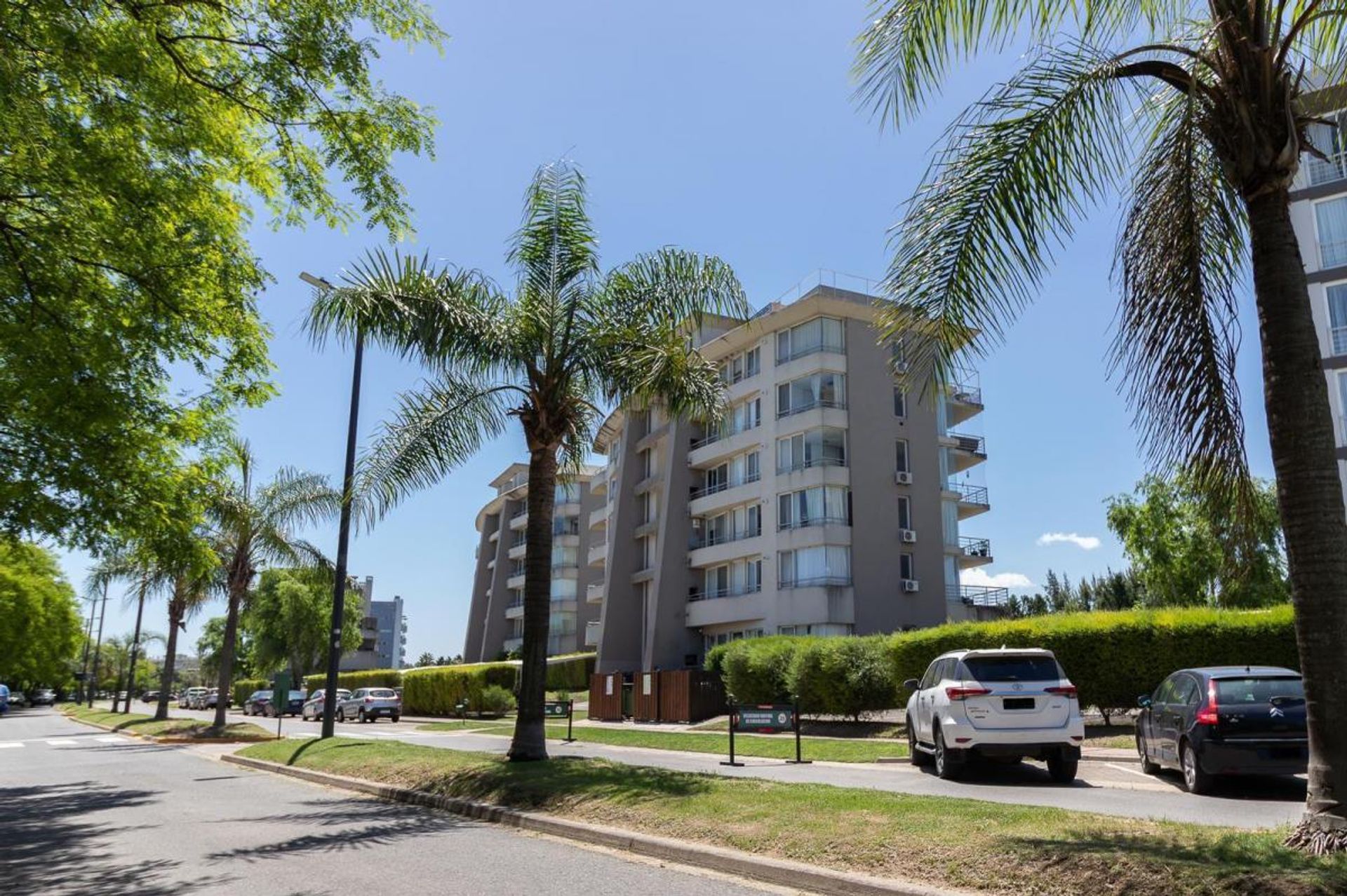 VENTA DPTO 2 AMB Terraz/Parrill Al Lago coch/baul