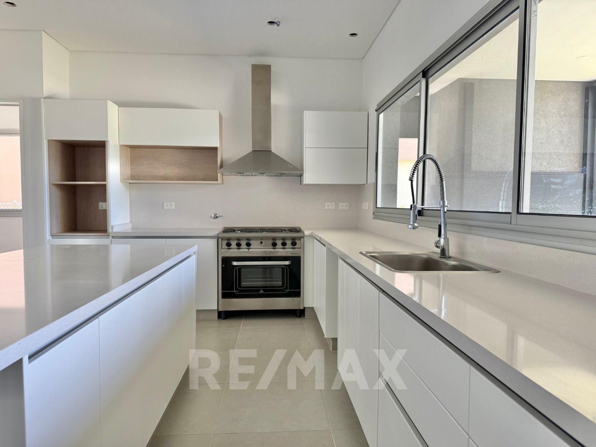 Venta casa al Rio -Tigre - B San Juan- 6 amb