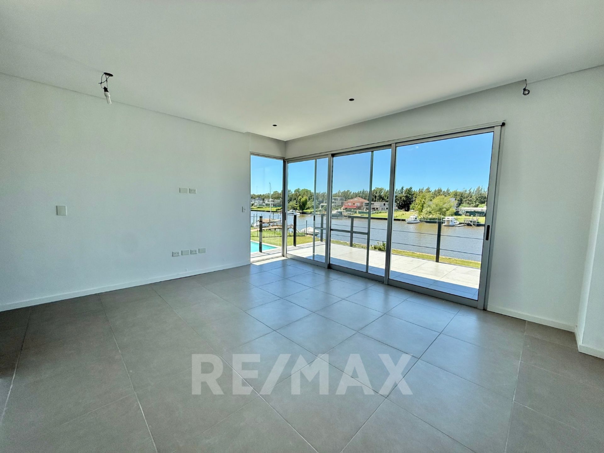 Venta casa al Rio -Tigre - B San Juan- 6 amb